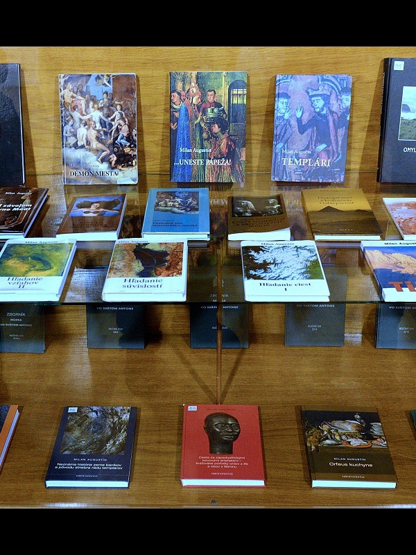 Podvečer s knihami Milana Augustína