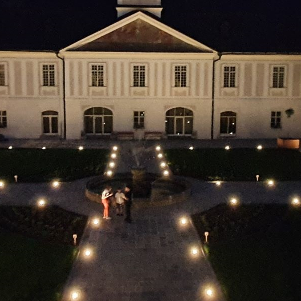 Z kaštieľa do rozprávky ...