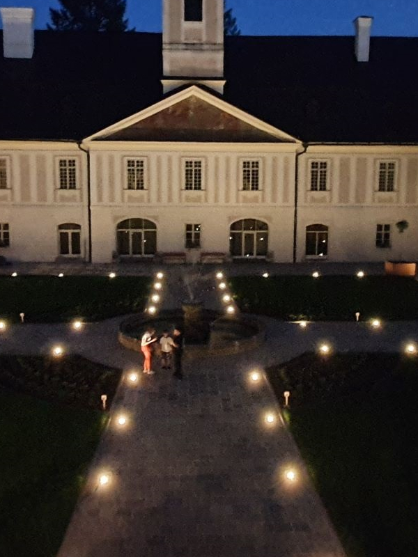 Z kaštieľa do rozprávky ...